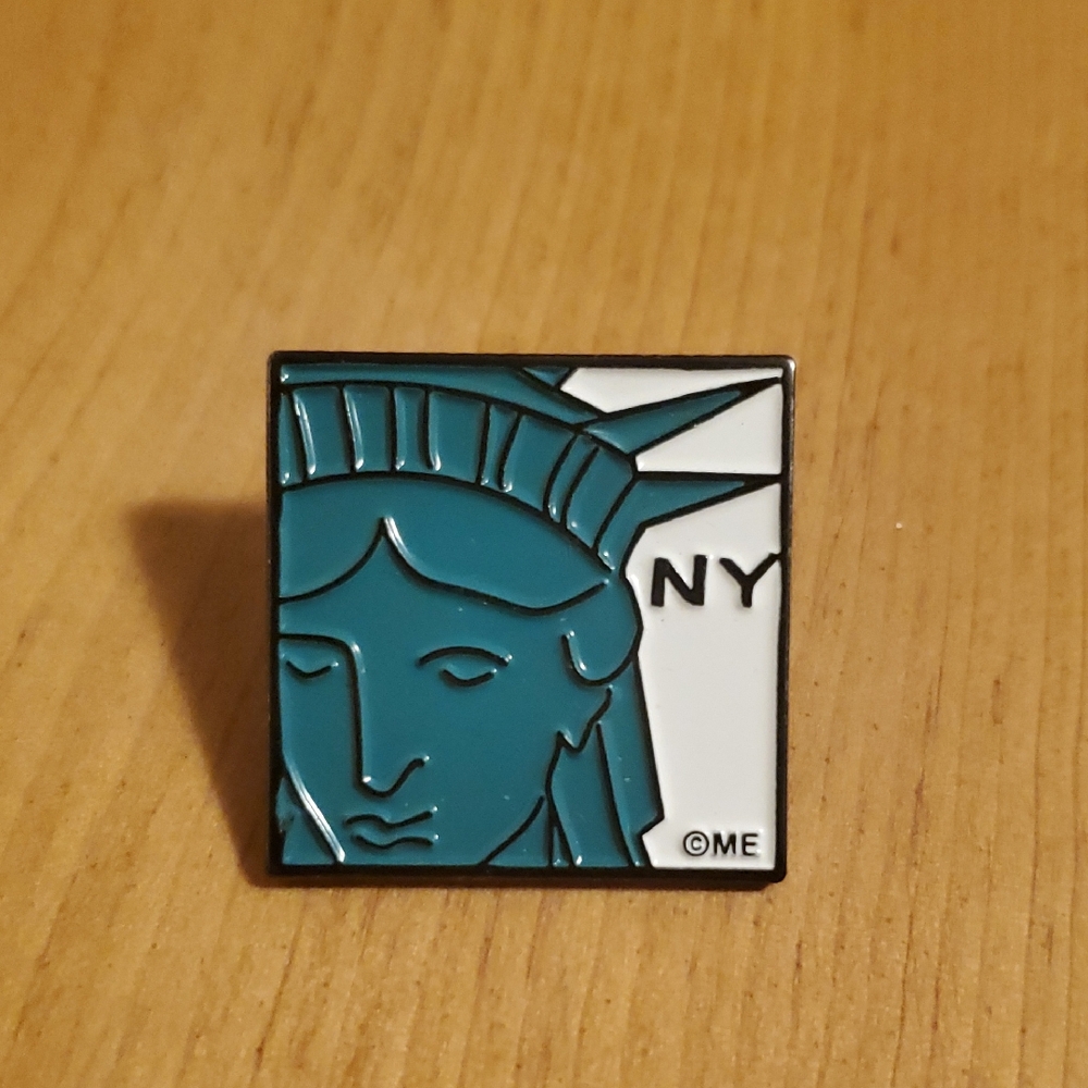 Statue of Liberty Enamel Pin